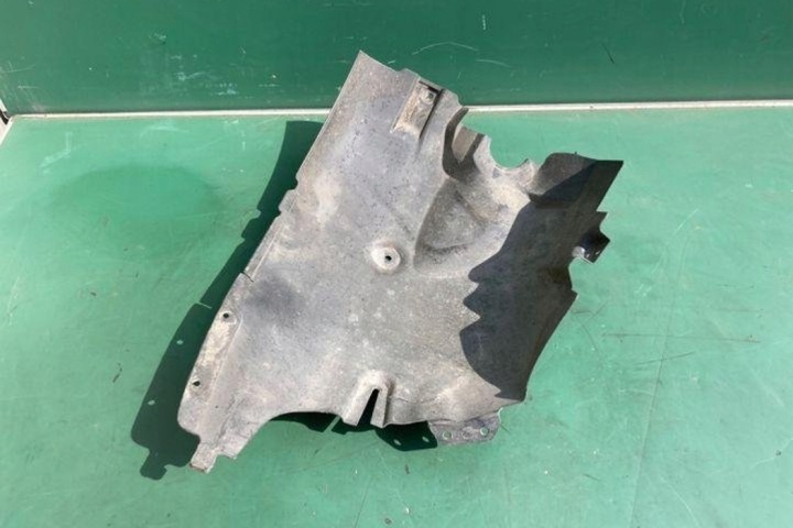 PASSAGE DE ROUE DROIT AVANT MERCEDES-BENZ SPRINTER 5-T FURGON (906) 9066841377