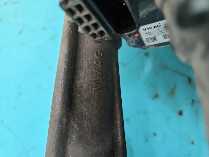 CRÉMAILLÈRE DE DIRECTION CRÉMAILLÈRE DE DIRECTION VW PASSAT B6 3C1423051T