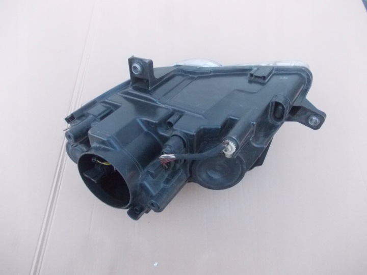 PROJECTEUR PHARE DROITE AVANT VW PASSAT B6 EUROPE