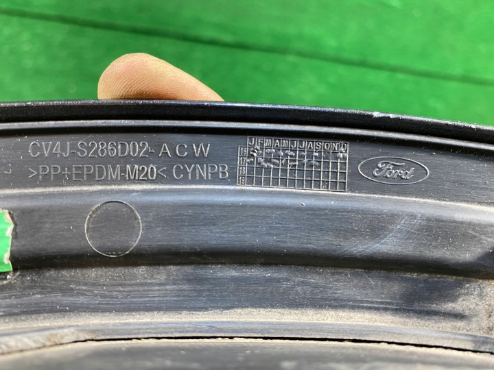 FORD KUGA MK2 LIFT MOULURE SUR AILE DROIT ARRIÈRE ARRIÈRE DROITE CV4J-S286D02-ACW