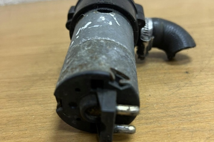 ÉLECTRIQUE AUXILIAIRE POMPE LIQUIDE CHLODZACEGO/WODY AUDI 100 (5000)