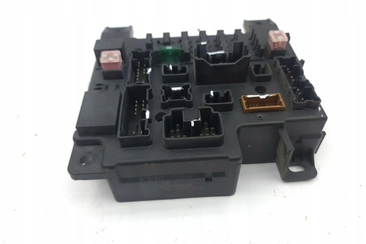 BOÎTE FUSIBLES MITSUBISHI OUTLANDER II (CW_W) 8637A319 2.2L DIESEL