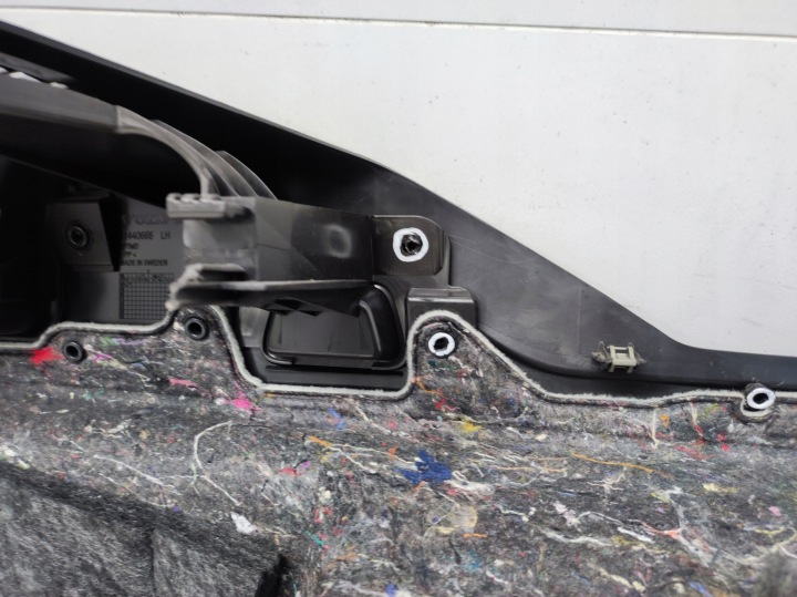 COLLECTEUR GARNITURE COUVERCLES DE COFFRE GAUCHE ARRIÈRE VOLVO XC60 II 2
