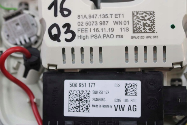 AUDI Q2 Q3 AMPOULE PLAFONNIERS 81A947135T 81A 947 135 T ÉCLAIRAGE CABINES ET