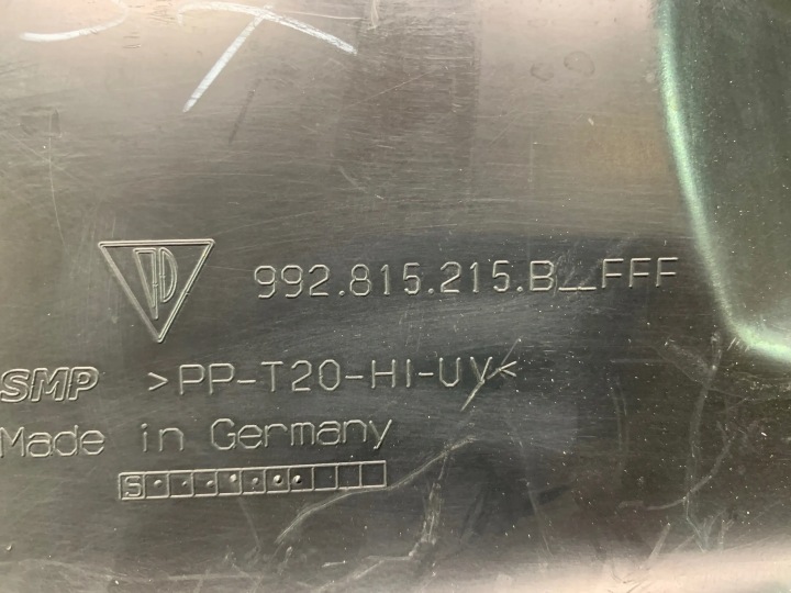 PORSCHE 911 992 VOLANT ADMISSION AIR GAUCHE 992815215B