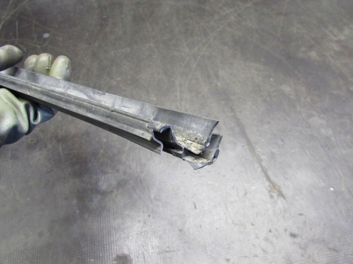MOULURE RACLOIR INTÉRIEURE DROIT ARRIÈRE PEUGEOT 508 LIFT 14-18R UNIVERSEL 96863