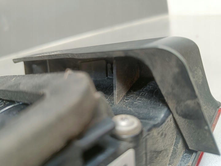 565945308A LANTERNE ARRIÈRE INTERNE DROIT SKODA KODIAQ I