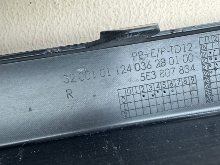 SKODA OCTAVIA 4 IV 19- MOULURE PARE-CHOCS DROITE AVANT DROIT AVANT 5E3807834