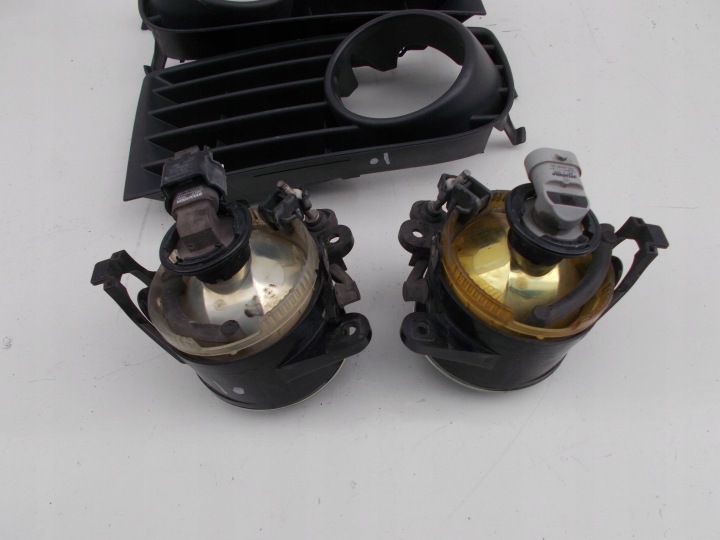 PHARES ANTIBROUILLARD AVANT AVANT GRILLE PARE-CHOCS GAUCHE DROITE VW GOLF V 5 ENSEMBLE