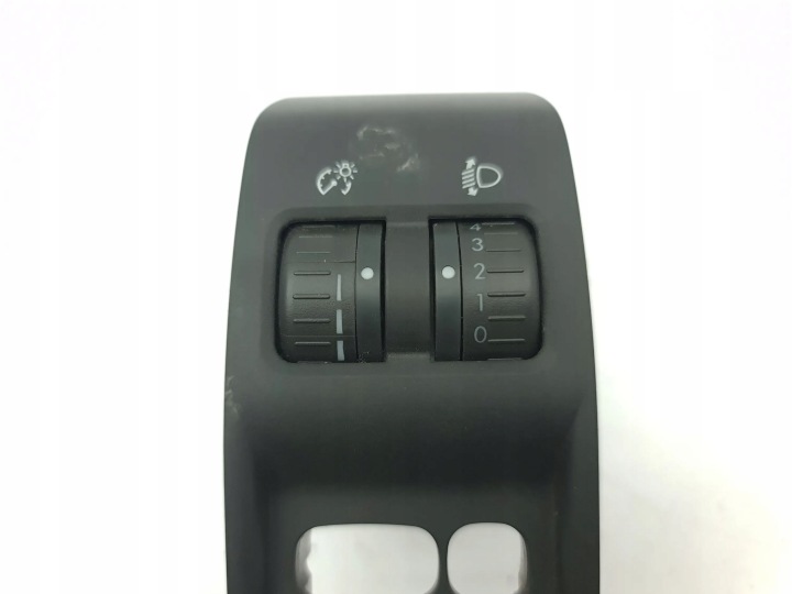 SUBARU FORESTER SH 2009 PANNEAUX COMMANDE COMMUTATEURS