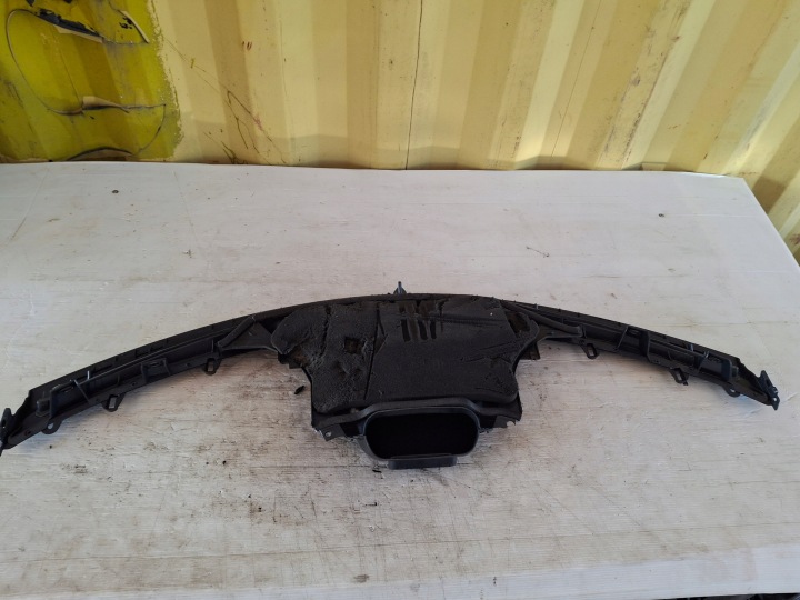 VW NOUVEAU BEETLE DOUBLURE DE PASSAGE DE ROUE WENWNETRZNE 1C0815683