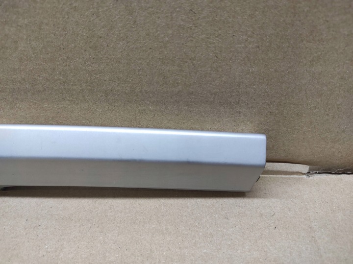 BOUCHON RAMPE GAUCHE ARRIÈRE RENAULT LAGUNA III 2007-2010 738210001R