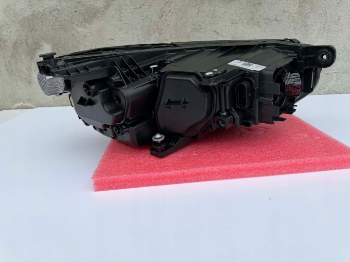 VOLKSWAGEN PASSAT B8 LIFT 19- PHARE GAUCHE AVANT AVANT LED NEUF OE 8390