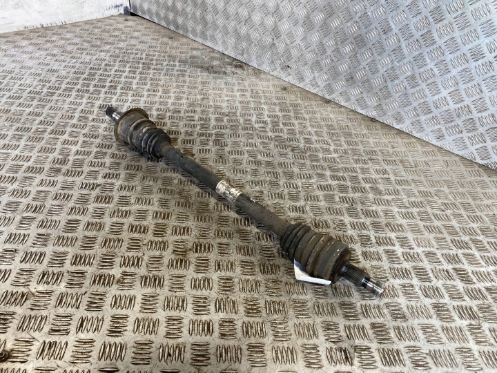 DEMI-ARBRE GAUCHE ARRIÈRE A2133502411 MERCEDES GLC X253 2.2D