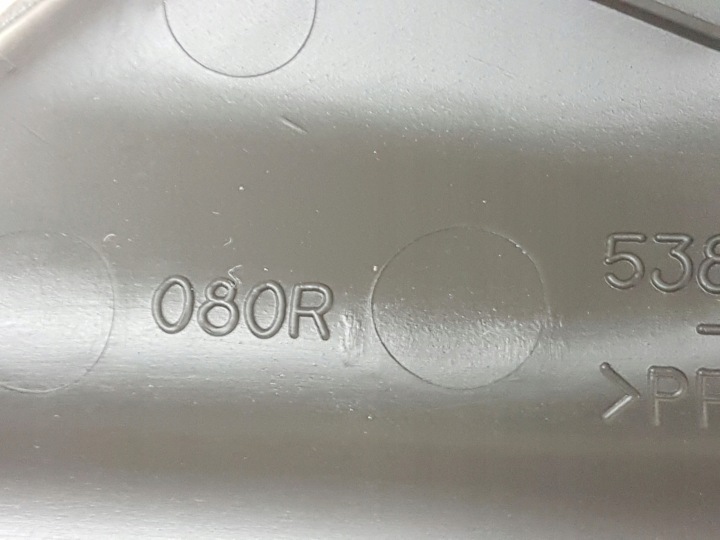 LEXUS CT200H 10-20 PROTECTION DOUBLURE DE PASSAGE DE ROUE AILE VITRE