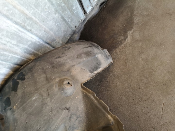 PASSAGE DE ROUE DROIT AVANT AUDI A8 D3 4E0821172M DIESEL