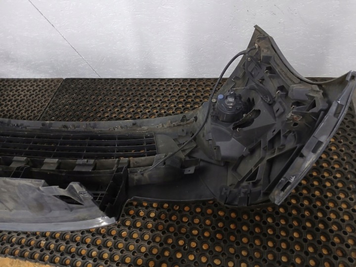 RENAULT GRAND SCENIC III PARE-CHOCS AVANT TEB66 HALOGÈNES