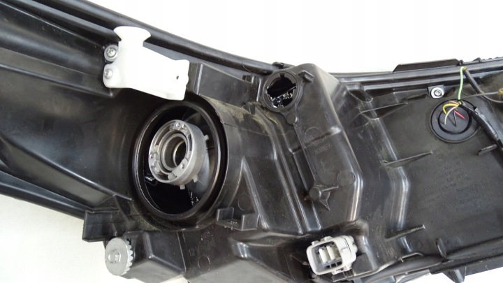 TOYOTA C-HR PHARE AVANT GAUCHE LED