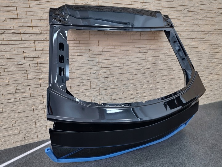 LAMBORGHINI URUS BOOTLID BOOT LID FLAP 