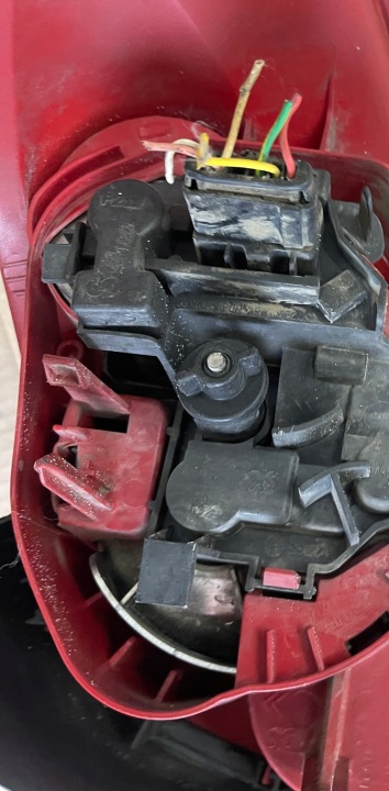 PHARE ARRIÈRE ARRIÈRE GAUCHE PEUGEOT 206 98-09R DOUILLE D'AMPOULE