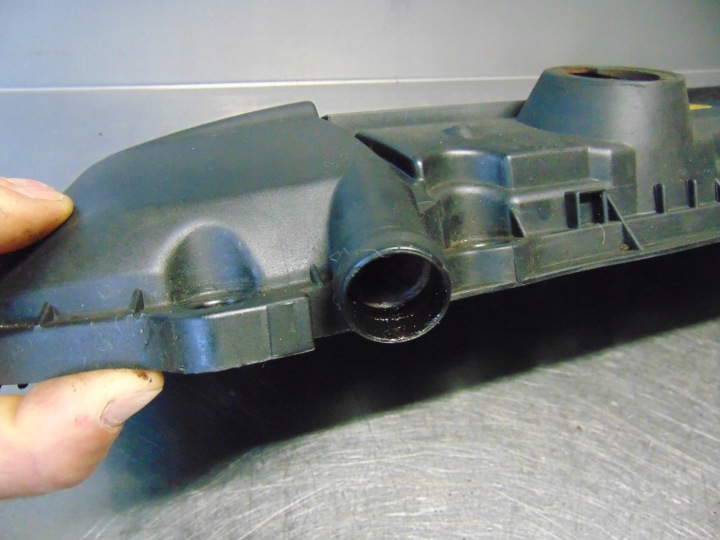 COUVERCLE CULASSES SOUPAPES 2.8I BMW E38 1928403154