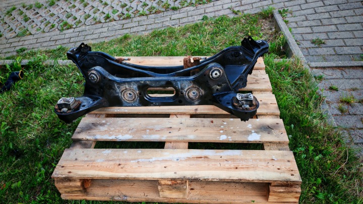CHÂSSIS CHÂSSIS POUTRE ARRIÈRE TRAVERSE MERCEDES X204 GLK 4MATIC 2043509801