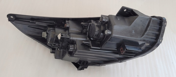 PHARE GAUCHE AVANT HYUNDAI IX35 2009-2013 LENTILLE 92101-2Y