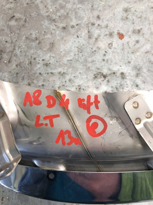 EMBOUT ÉCHAPPEMENT SILENCIEUX GAUCHE ARRIÈRE AUDI A8 D4 LIFT 4H0253825K