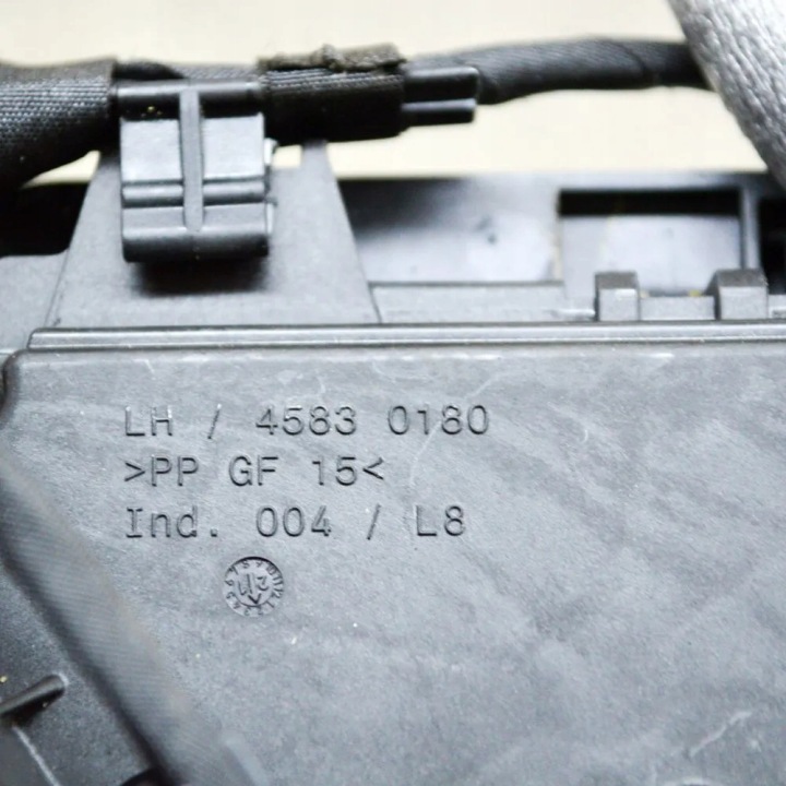 SERRURE GAUCHES AVANT PORTES VW 45830180 1.4L 2018