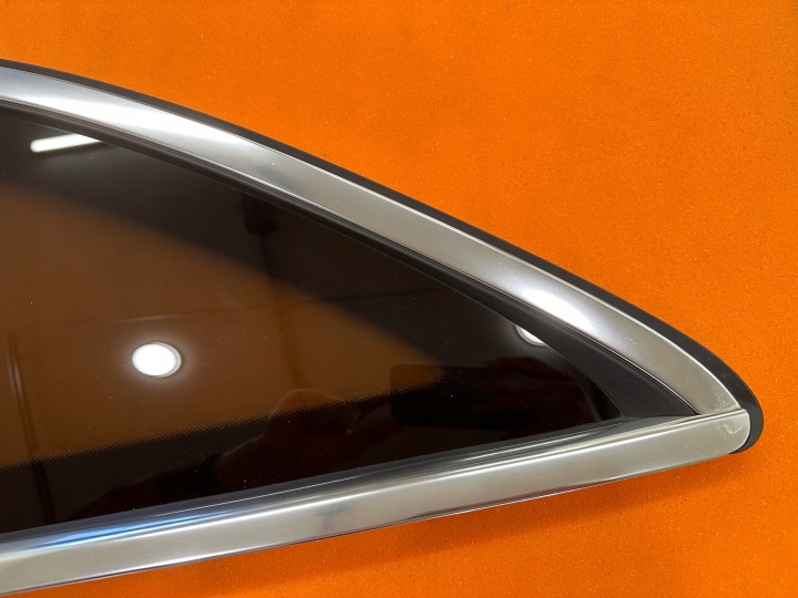 VITRE CARROSSERIE GAUCHE GAUCHE ARRIÈRE E CLASSE W213 LIFT UNIVERSEL 21R