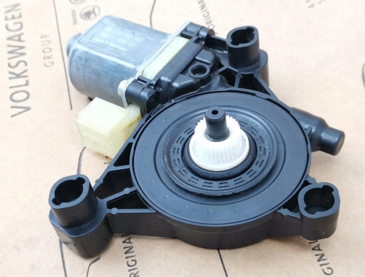 MOTEUR PETIT MOTEUR ÉLÉVATEUR VITRE ARRIÈRE DROIT AUDI A4 8W 8W0959812 ORIGINE