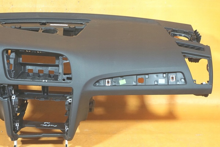 AUDI Q5 8R LIFT 47KM TABLEAU DE BORD CONSOLE NOIRE 8R1857003G