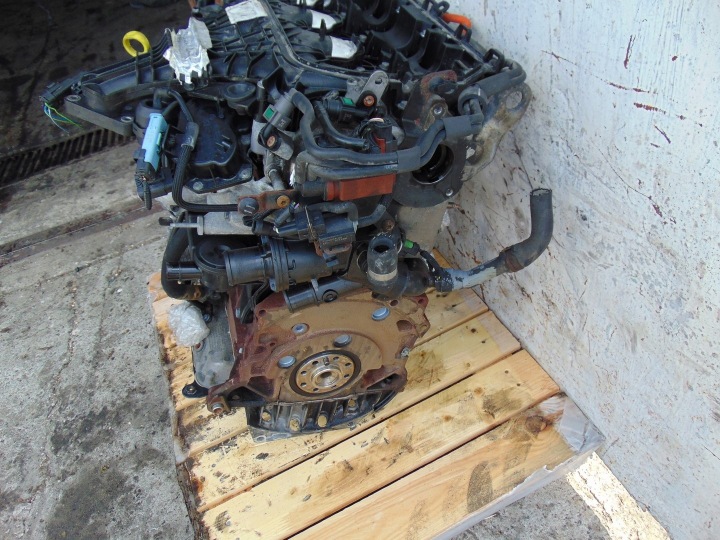 MOTEUR POTEAU FORD KUGA MK1 2.0 TDCI AV4Q6007AB D4204T UFDA EURO5 152 MILLE