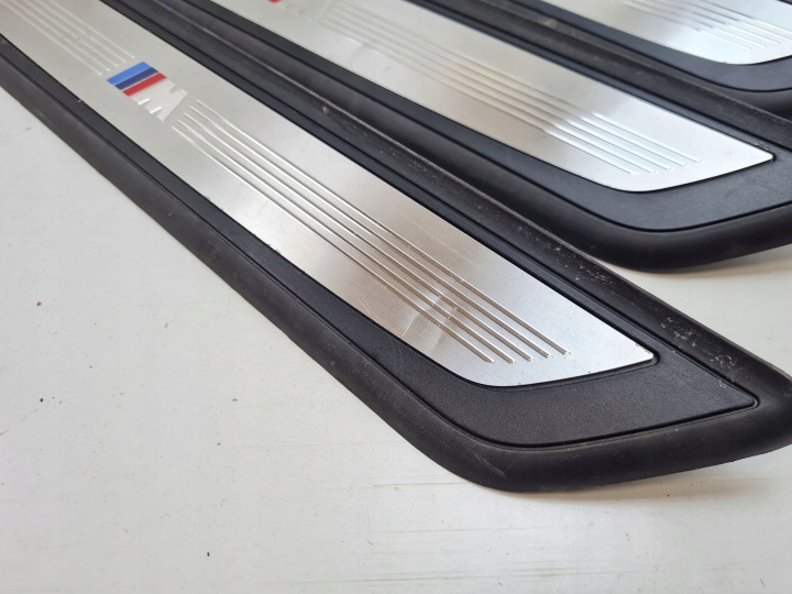 BMW 7 F01 F02 F03 F04 2013 MOULURE SEUIL AVANT