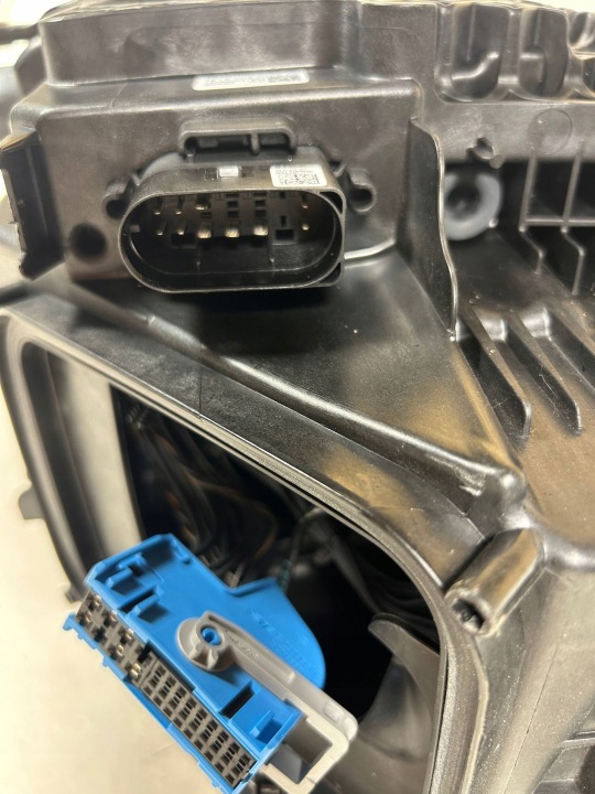 MERCEDES GLC A254 MULTIBEAM PHARE GAUCHE AVANT AVANT