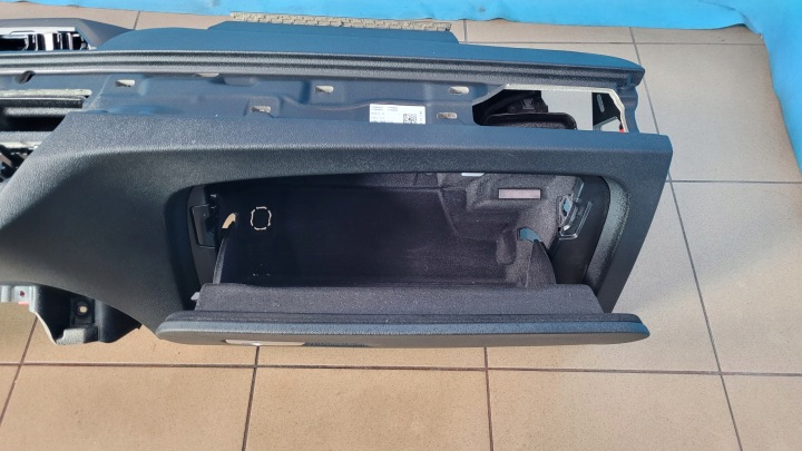 BMW 5' G31 518D TOURING 18R 2.0D TABLEAU DE BORD CONSOLE 9375427 9329497