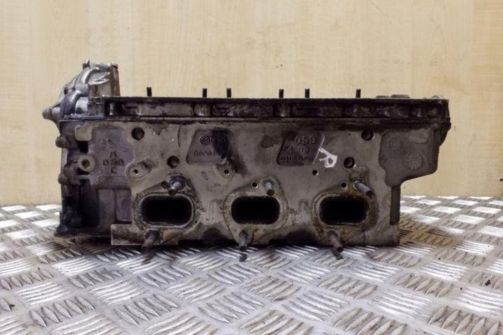 CULASSE MOTEUR VW TOUAREG (7P5) 1059354CR 3.0L DIESEL 176KW 2011