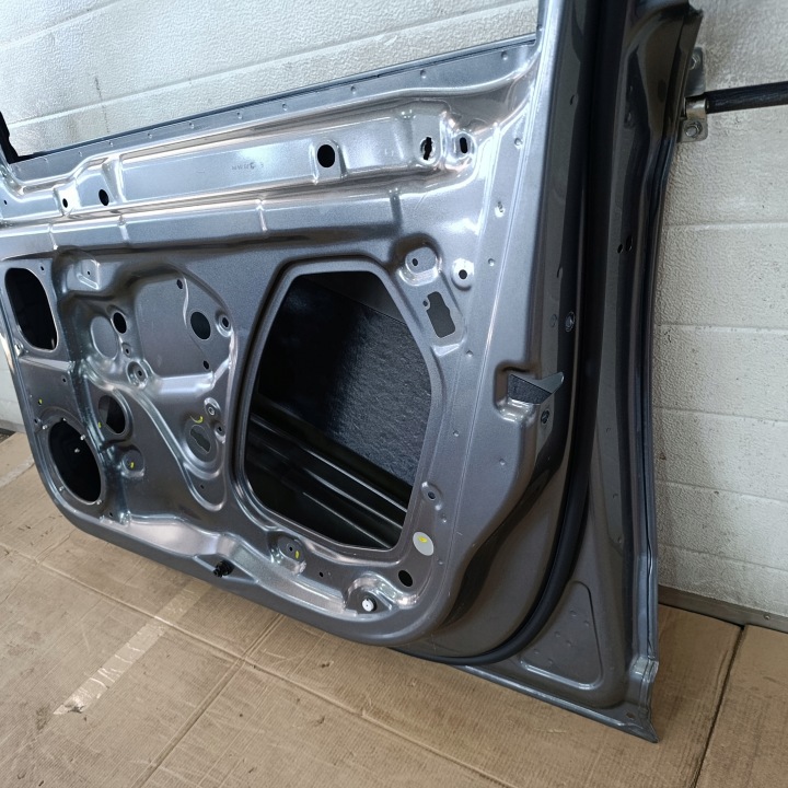 PORTES DROIT AVANT SKODA SUPERB III 3V0831312