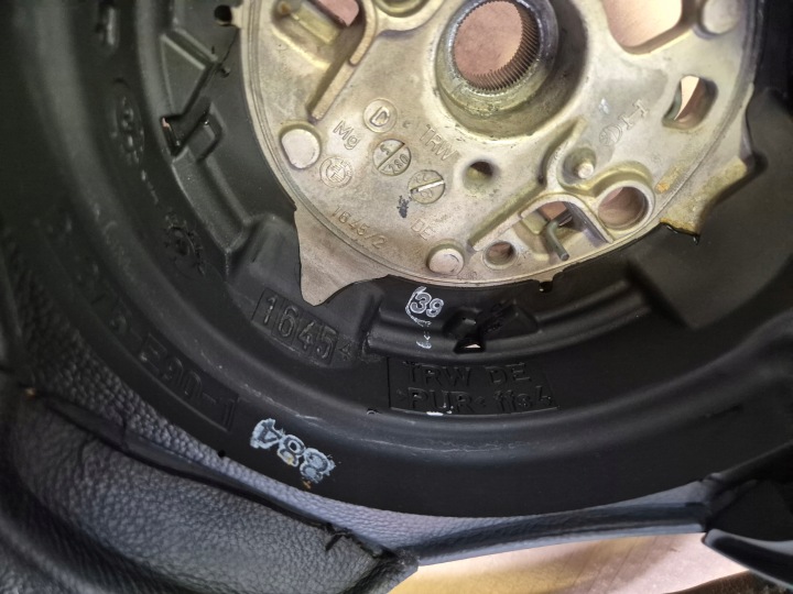 VOLANT CUIR CUIR BMW E84 E90 E91