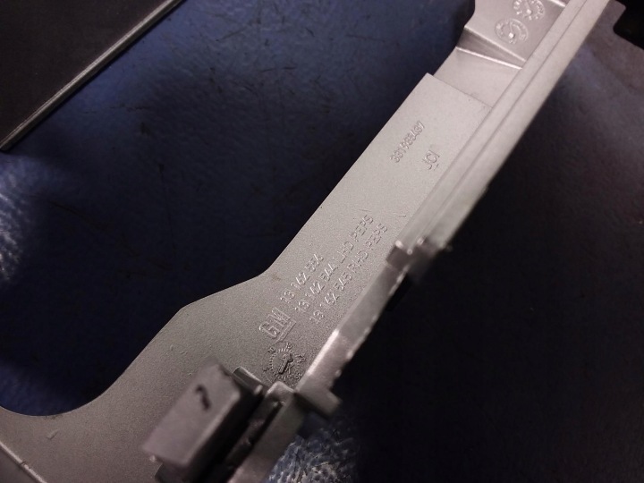 OPEL ZAFIRA B CHÂSSIS RADIO GRILLES CONDUIT D'AIR 13162544