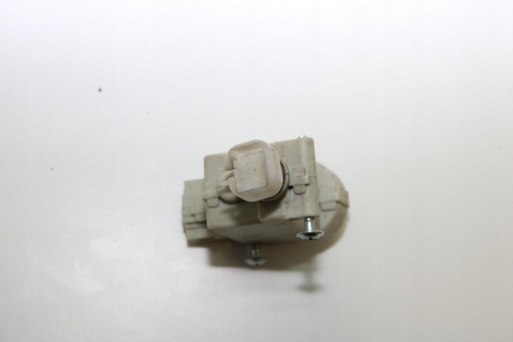 VOLKSWAGEN AUDI SEAT 3B0959781F SERVOMOTEUR BOUCHONS GOULOTTE DE REMPLISSAGE CARBURANTS POLO 9N