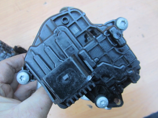 VW AUDI 1.5 TSI TFSI CHÂSSIS THERMOSTAT POMPE À EAU 05E121117G 05E121117H