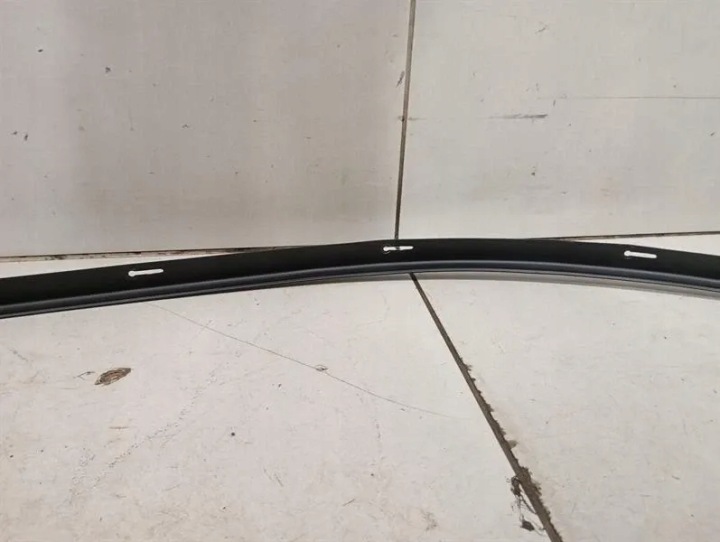 FERRARI 599 GTB F141 CARROSSERIE MOLDING 68563400 RH BAR