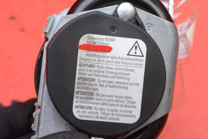 CEINTURE DE SÉCURITÉ GAUCHE AVANT TENDEUR EUROPE 5JA857701B SKODA RAPID 12-17