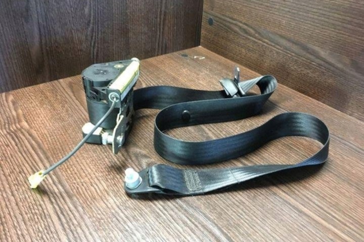CEINTURE DE SÉCURITÉ AVANT GAUCHE IVECO DAILY III MINIBUS PASSENGER 048006