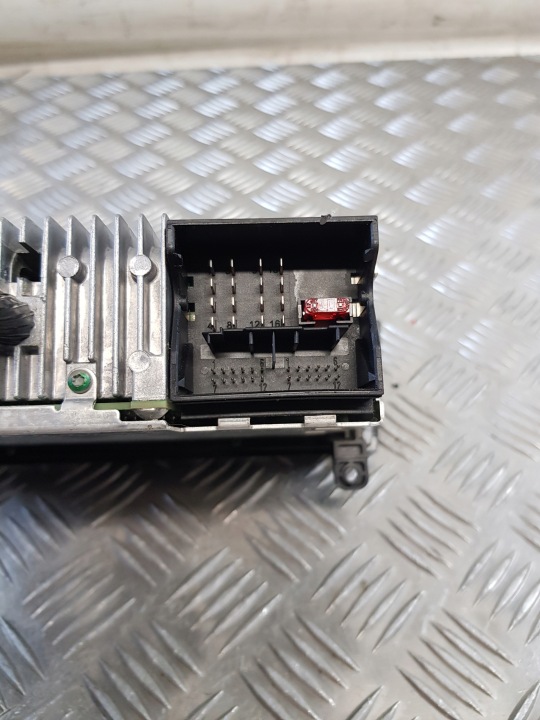 RADIO BUSINESS CD OE 6952296 BMW 1 E87 04R- EUROPE