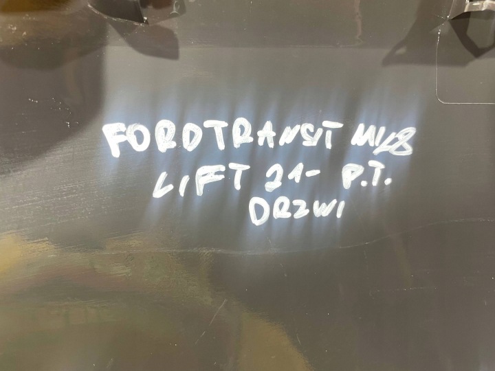 FORD TRANSIT MK8 VIII LIFT 21- MOULURE INFÉRIEURE PORTES COULISSANT DROIT ARRIÈRE ARRIÈRE
