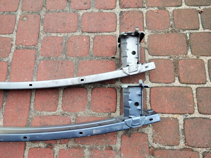TOYOTA COROLLA XI E16 E18 13+ POUTRE RENFORCEMENT PARE-CHOCS AVANT