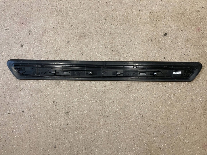 REVÊTEMENT SEUIL PORTES AVANT AVANT CÔTÉ DROITE BMW M4 F82 F83 8054413