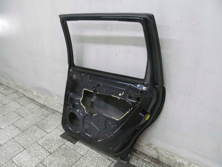VOLVO V70 II LIFT 00-07 PORTES ARRIÈRE DROIT 467-46